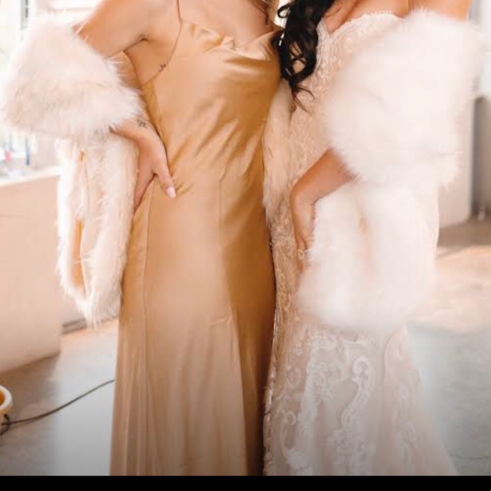 •Boutique Fur Shawl•